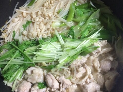 さっぱり塩味！鶏肉の蒸し鍋